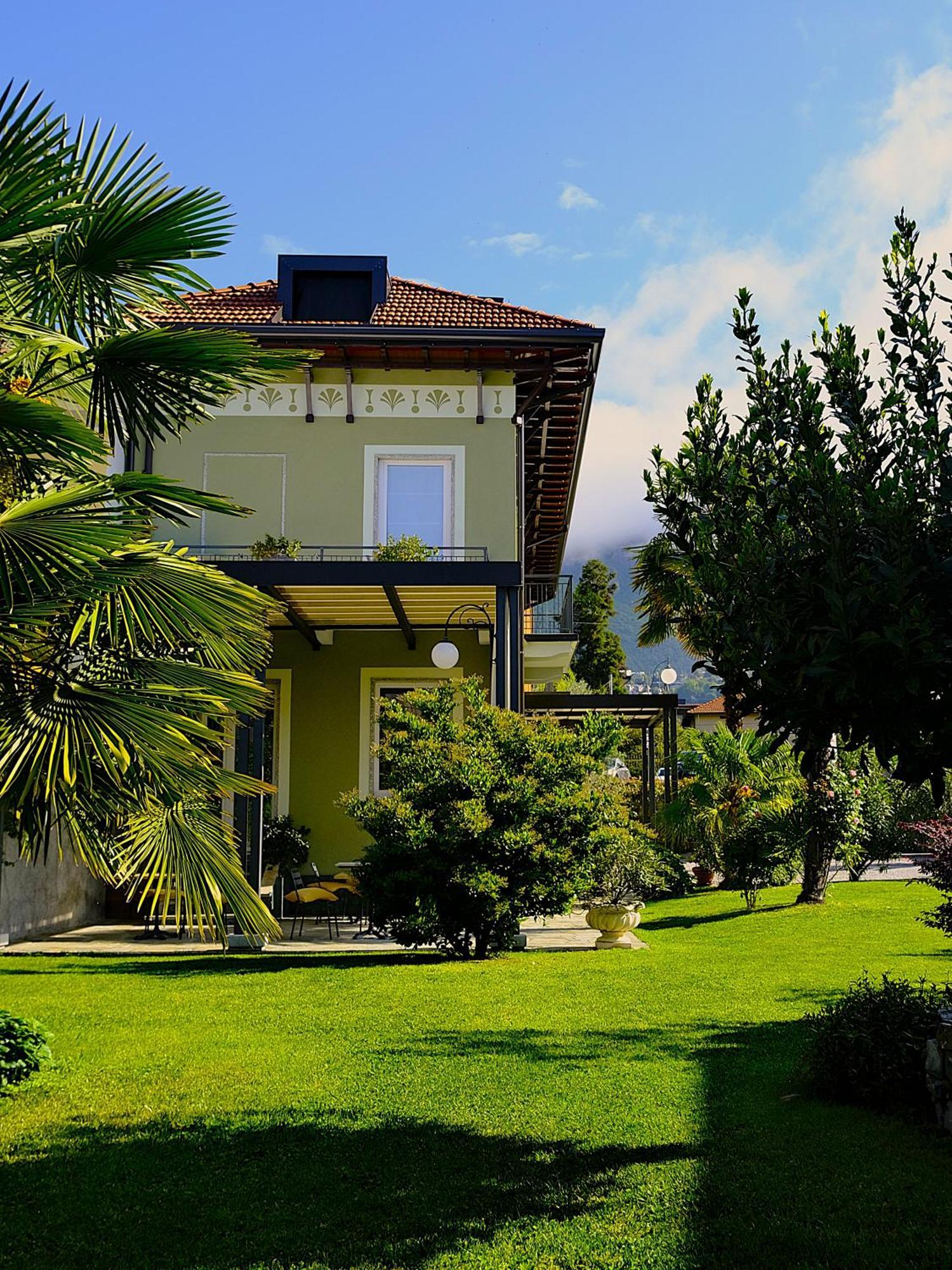 Residenza Laurum Манделло-дель-Ларио Экстерьер фото
